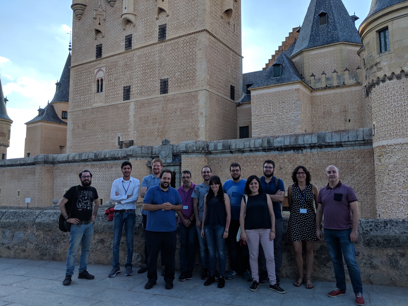 Some
participants from the Universidad Autónoma de Madrid in front of the Alcázar de
Segovia.